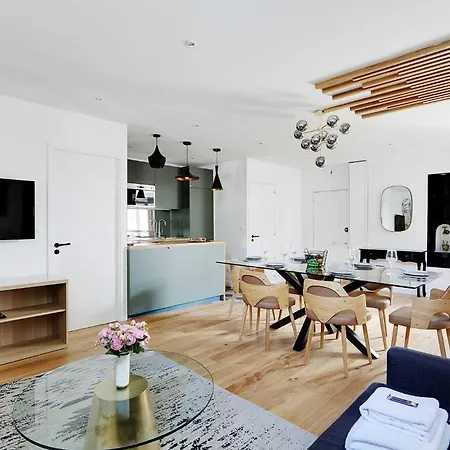 Lovely Montorgeuil 6p דירה