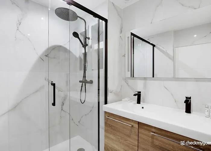 Lovely Montorgeuil 6p Lägenhet