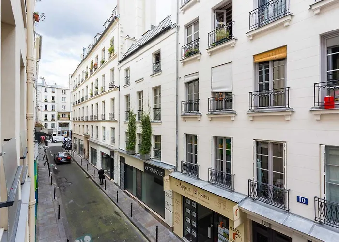 Lovely Montorgeuil 6p Lägenhet *